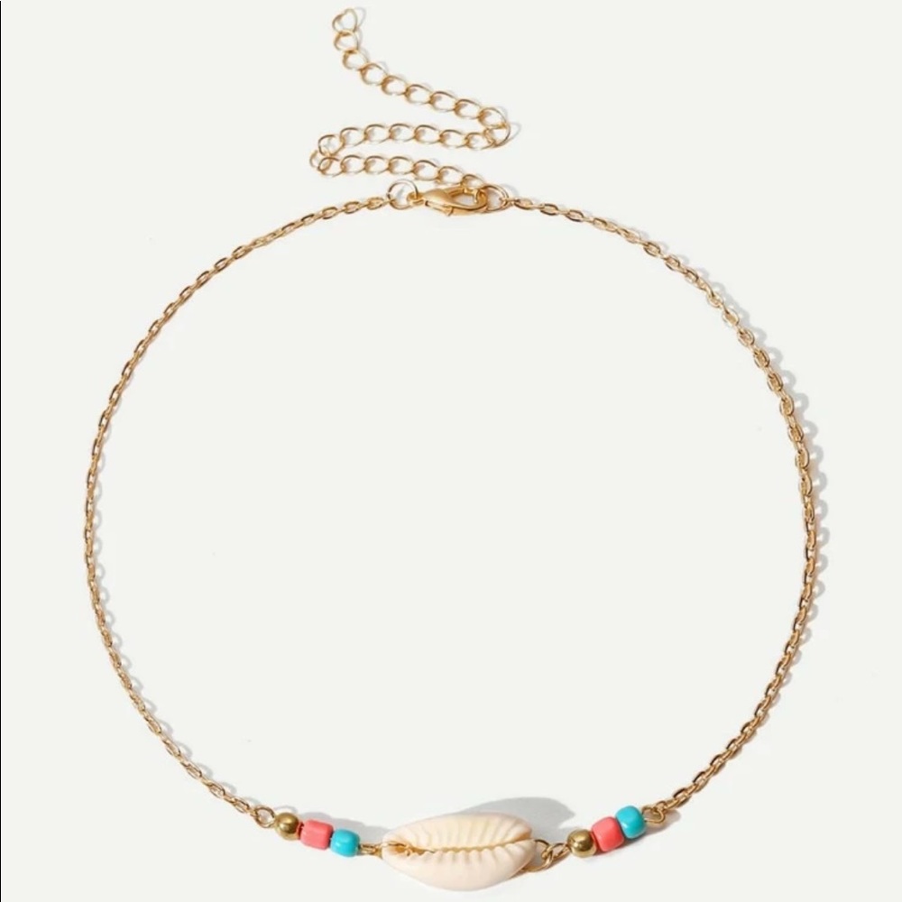 • Hattie • Beaded Shell Choker - Picture 2 of 3